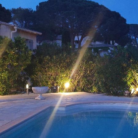 Grand Appartement Dans Maison Avec Piscine Privee Fréjus エクステリア 写真