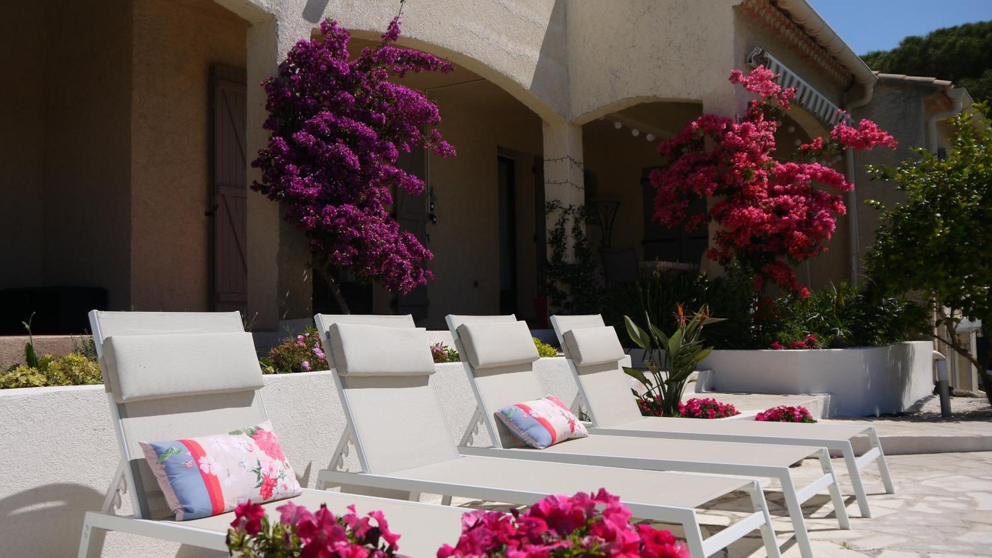 Grand Appartement Dans Maison Avec Piscine Privee Fréjus エクステリア 写真