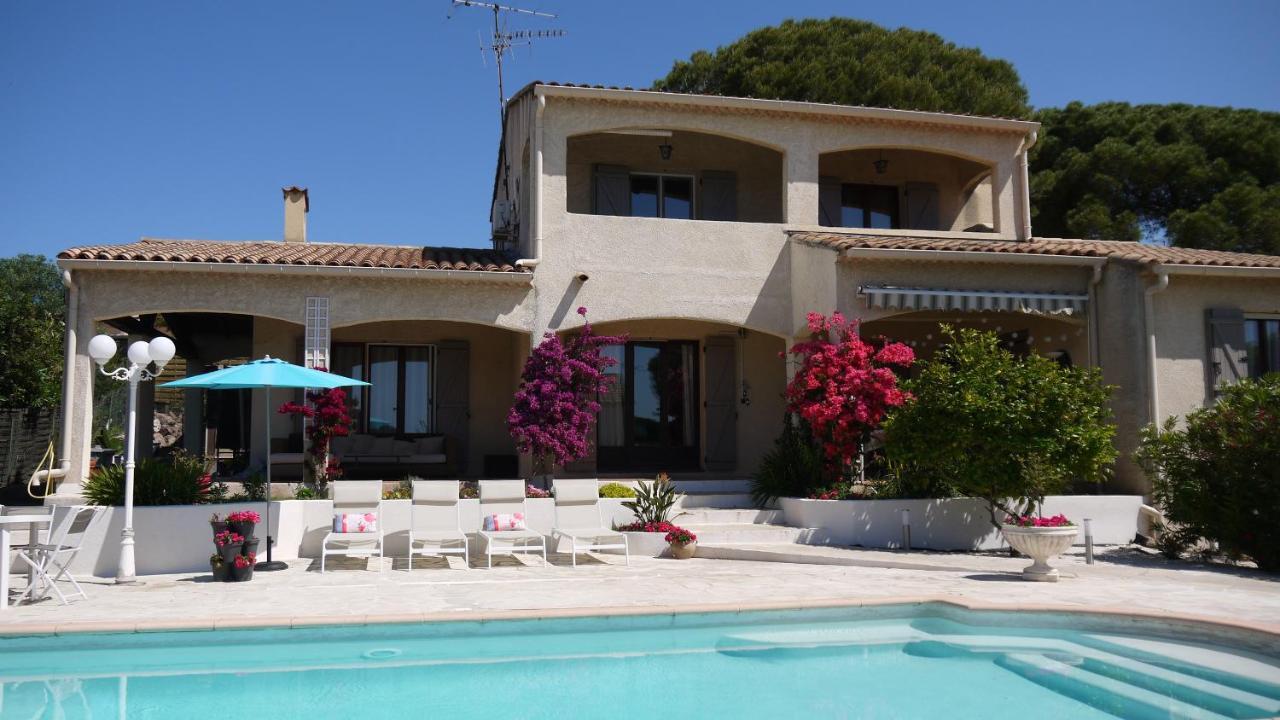 Grand Appartement Dans Maison Avec Piscine Privee Fréjus エクステリア 写真